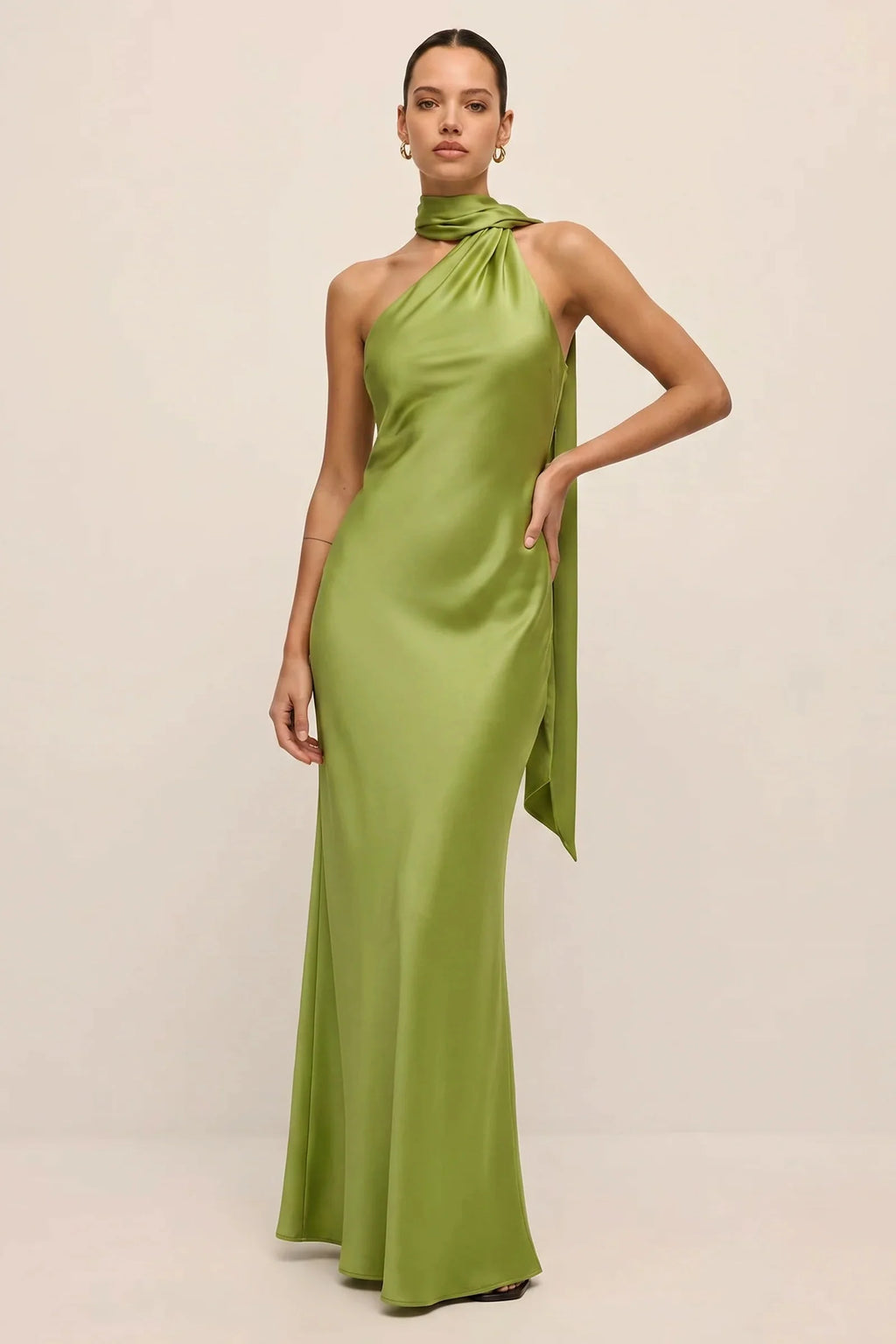 Sırtı Açık Saten Halter Elbise