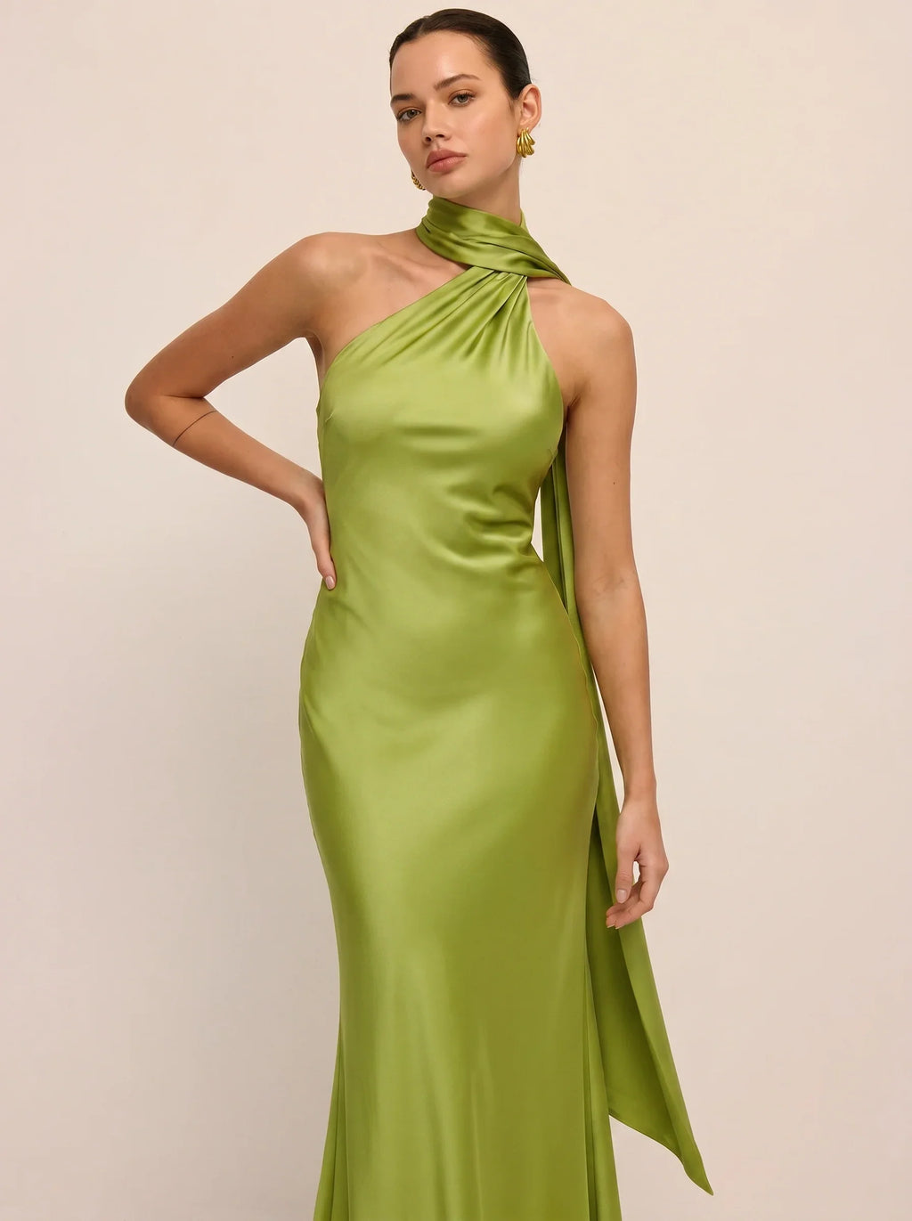 Sırtı Açık Saten Halter Elbise