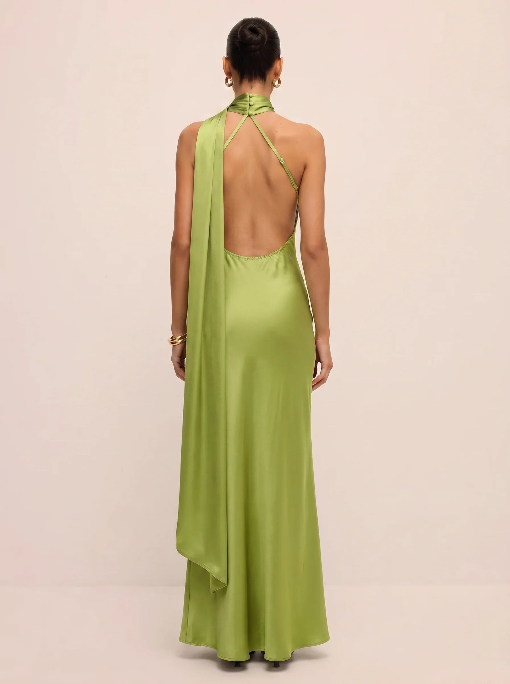 Sırtı Açık Saten Halter Elbise
